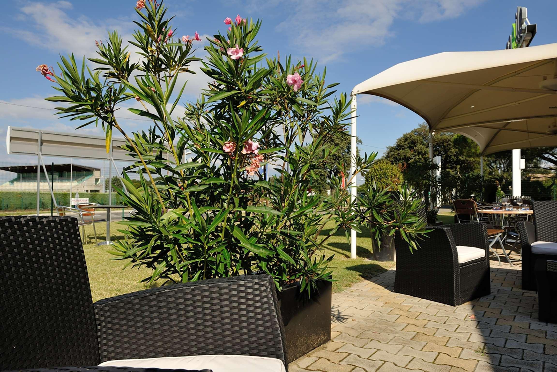 Campanile Bollene A7 Hotel Exterior photo
